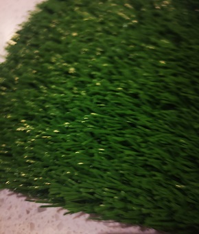 如何養(yǎng)護(hù)球場草坪